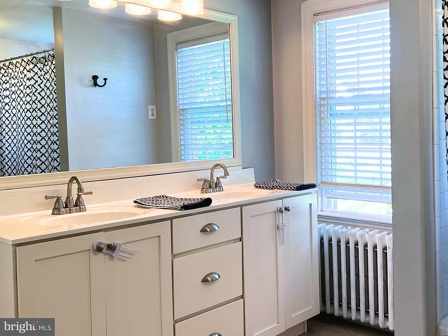 4 bed, 2.0 bath, 1518 sqft, $2,900 — Photo 2