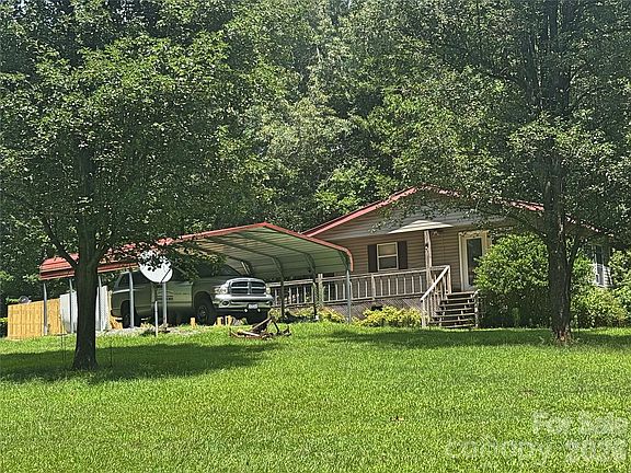 3rd image of 173 Croom Hollow Rd