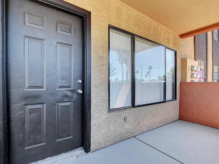 Saratoga Palms — Photo 45