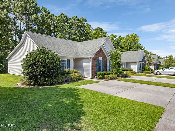 3rd image of 1409 Willoughby Park Court