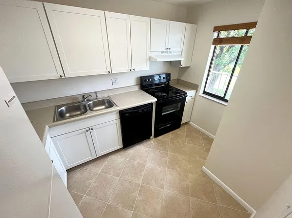 2828 Tennis Club Drive #207, West Palm Beach, FL 33417