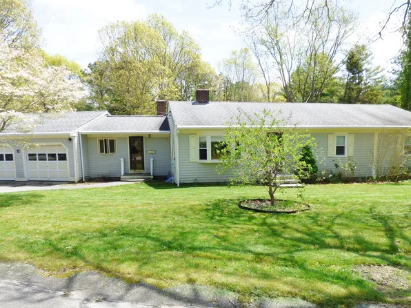 18 Limerick Court, Centerville, MA 02632