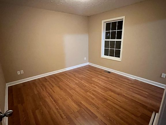 5th image of 313 Audley Ave #3