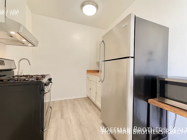 1172 N New Hampshire Ave #103 — Photo 2