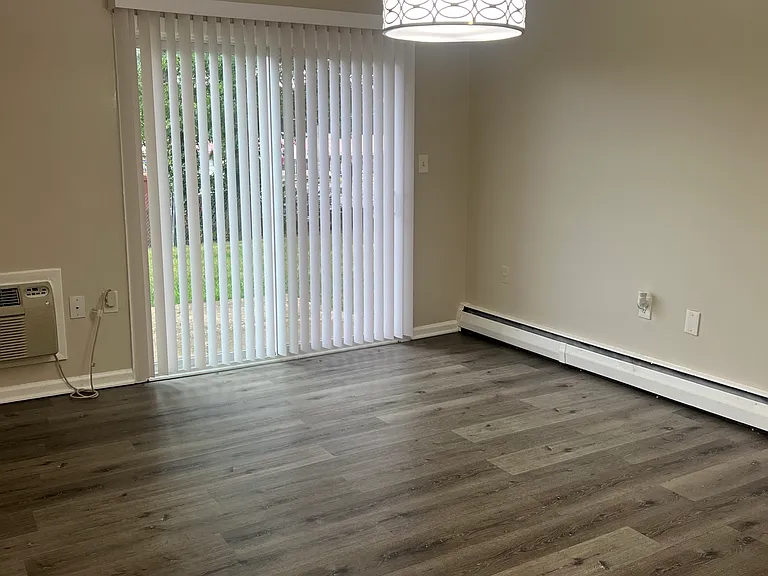 2318 Glendale Ter #1A — Photo 9