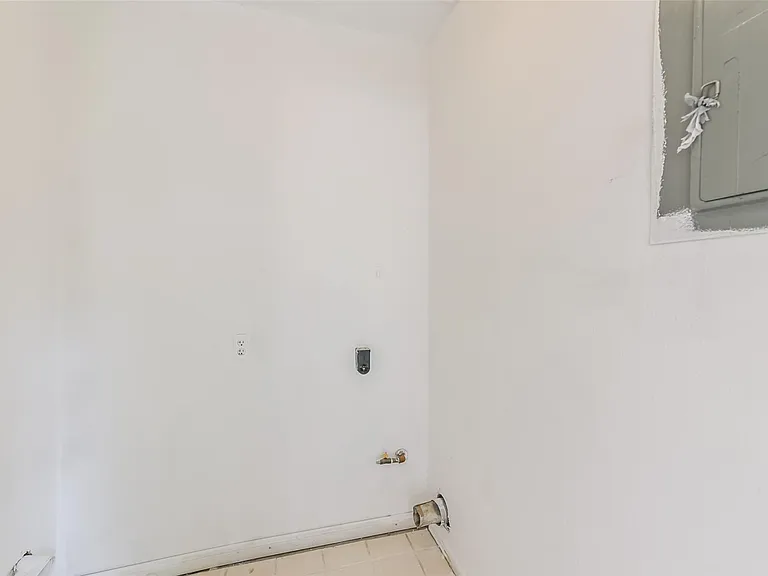 2203 Riverford Dr — Photo 24
