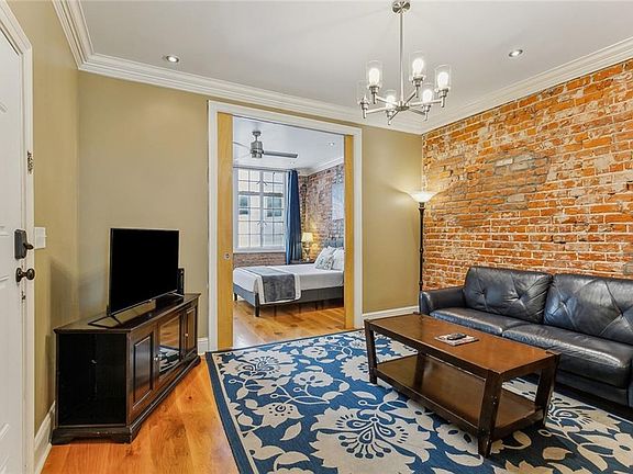 4th image of 734 Union St Ste 401