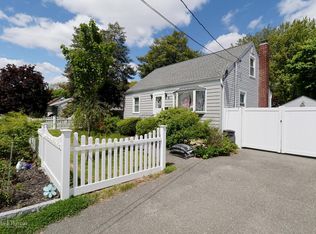 91 Copiague Pl, Copiague, NY 11726