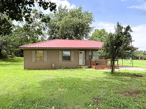 1210 Walnut St, Ninnekah, OK 73067