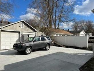 2nd image of 3944 Lindley Ave