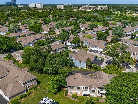 5th image of 390 Thornhill Ct APT D2