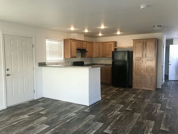 3rd image of 2038 Palm St Space 119