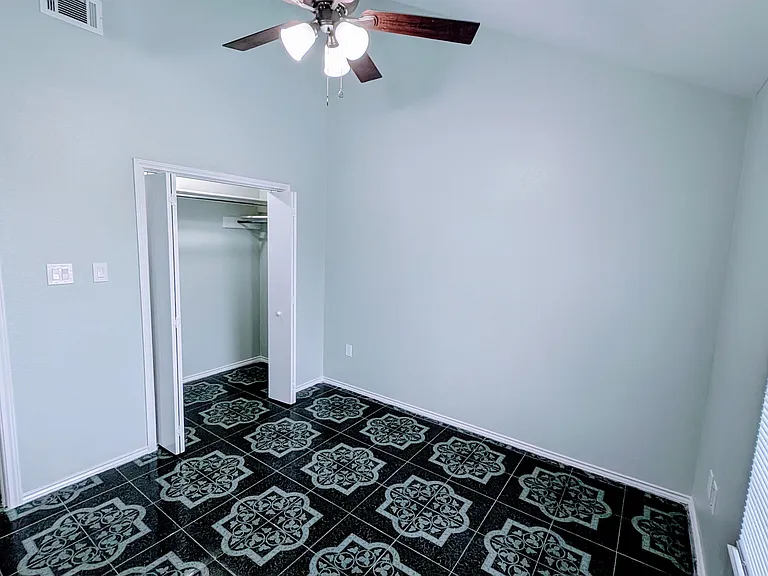 1003 Market St #4 — Photo 11