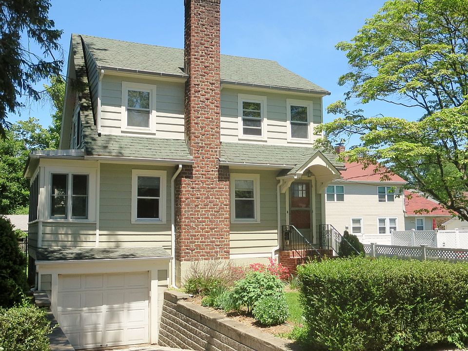 1st image of 22 Doyer Ave