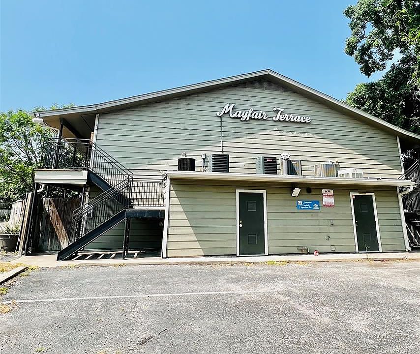 1st image of 1037 E 44th St APT 104
