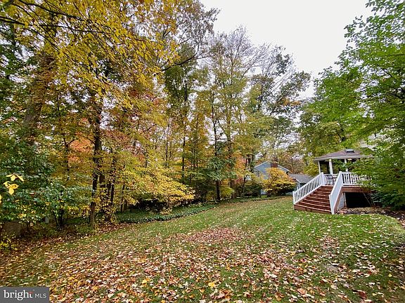 5th image of 429 Brookwood Dr