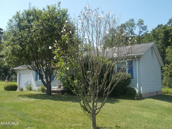 1538 Lakeside Dr, Altoona, PA 16601