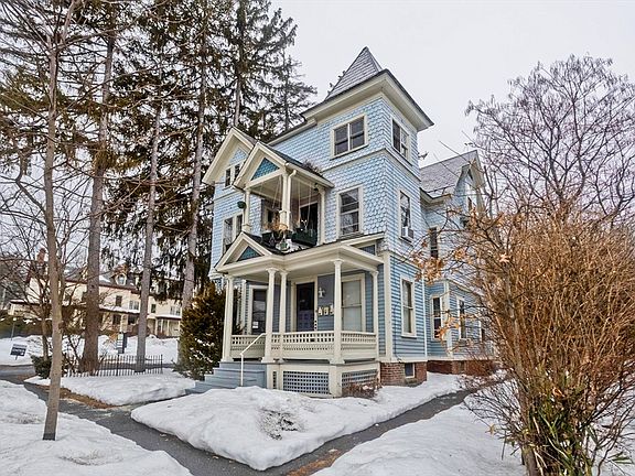 3rd image of 19 Trumbull Rd