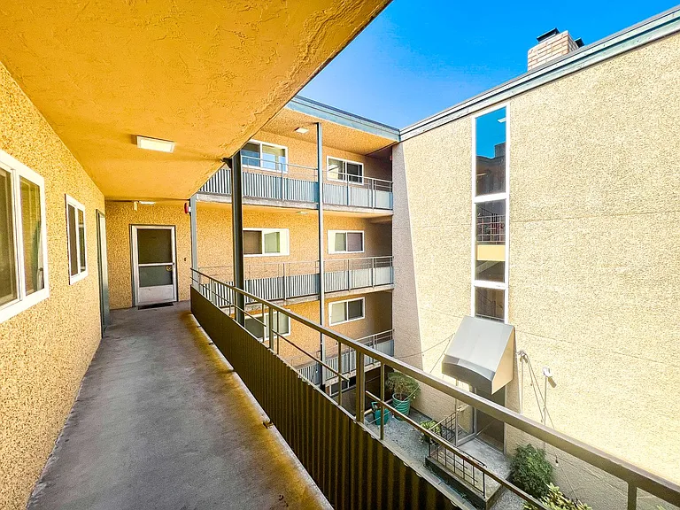 IRO Apartments — Photo 61