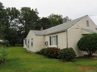 258 High Ridge Dr, Bridgeport, CT 06606