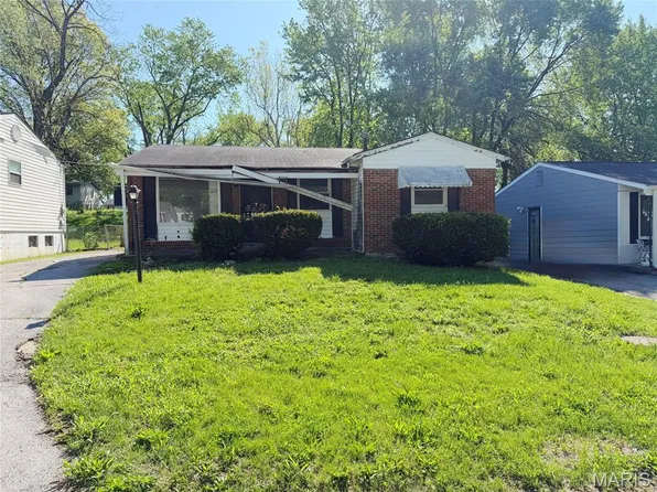 10078 Prince Dr, Saint Louis, MO 63136