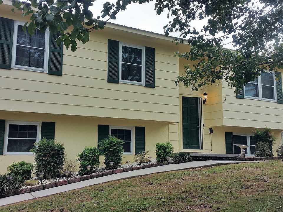 1st image of 3115 Somerset Dr SE