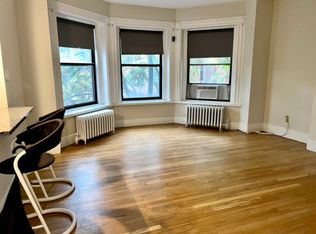 475 Beacon St APT 4R, Boston, MA 02115