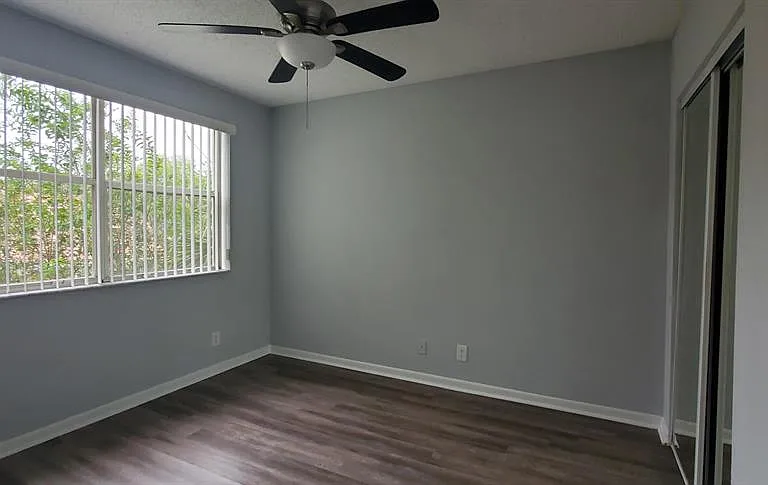9033 Wiles Rd — Photo 19