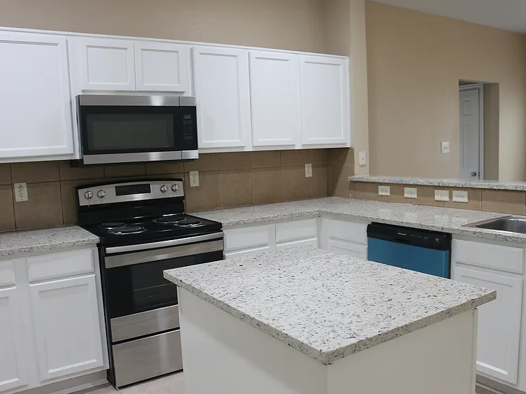 327 Regency Dr — Photo 9
