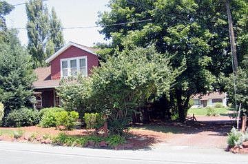 2nd image of 786 E Main St