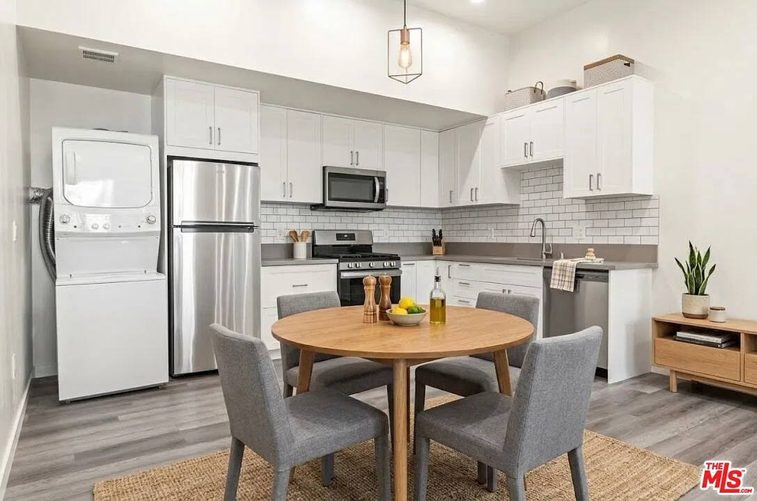 4 bed, 2.0 bath, 1514 sqft, $4,950 — Photo 4
