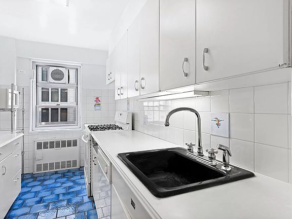 5th image of 70 E 10th St APT 14K