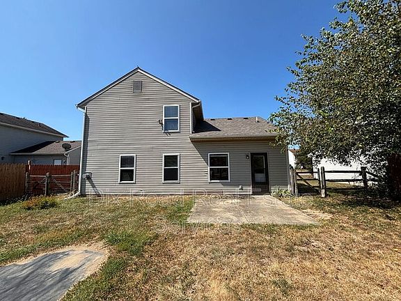 5th image of 590 Pine Hill Pl