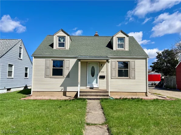 855 Warwick Dr, Sheffield Lake, OH 44054