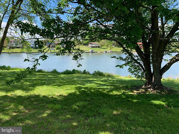 3rd image of 490 Heritage Dr