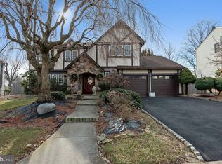 5 Dove Cir, Fairless Hills, PA 19030