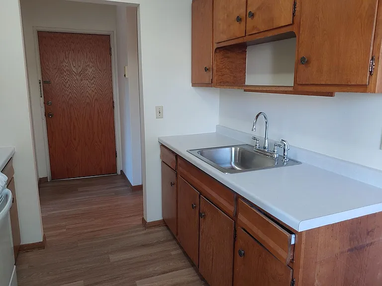 2420 Dupont Ave S — Photo 4
