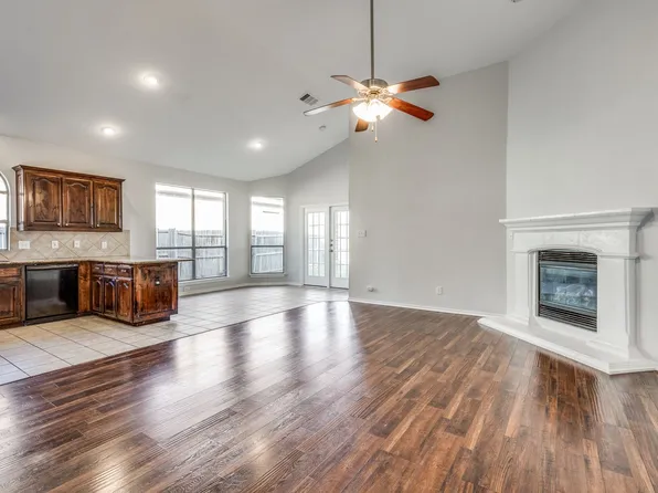 10208 Los Barros Trl, Fort Worth, TX 76177