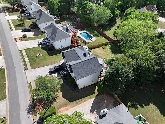 5th image of 219 Taylors Farm Dr