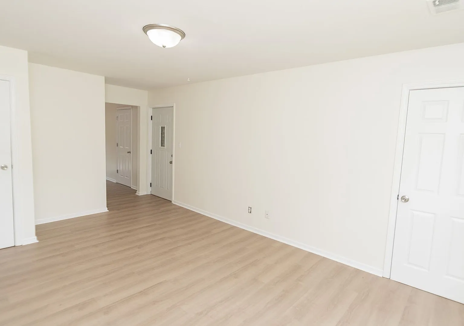 2218 Gina St. — Photo 2