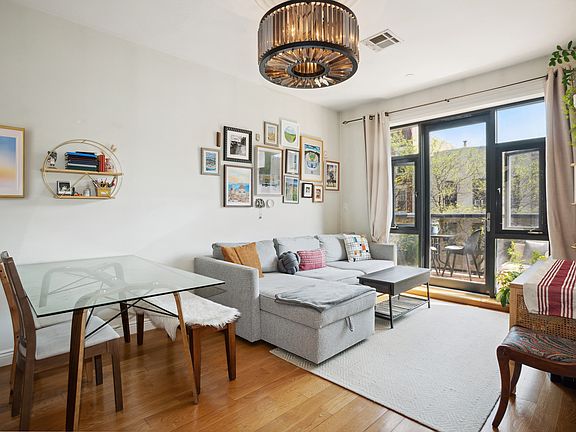 3rd image of 199 Huron St APT 3A