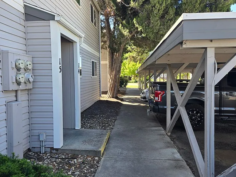 1715 Center Ave #15 — Photo 37