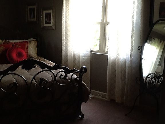 2nd image of 932 Riverview Dr