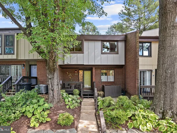 2109 Colts Neck Ct, Reston, VA 20191