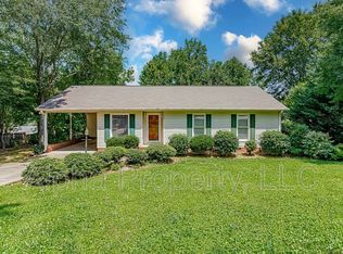 300 Indian Trl, Taylors, SC 29687