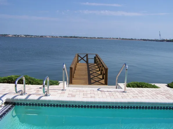 428 22nd St, Belleair Beach, FL 33786