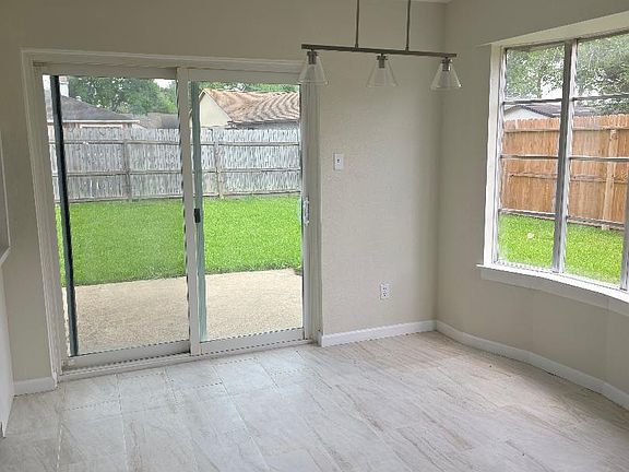 5th image of 6802 McCullum Rd