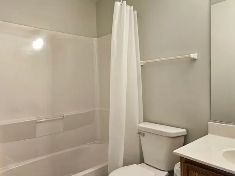 2513 Sumac Dr — Photo 10