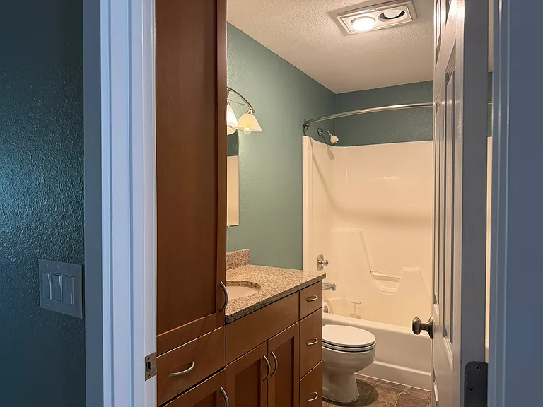 full secondary bathroom