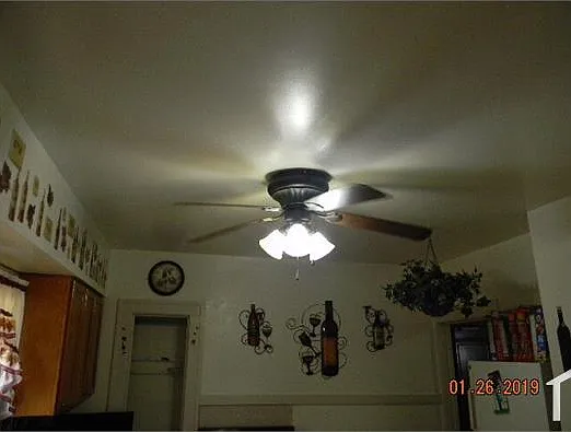 2111 Slauson Ave — Photo 2